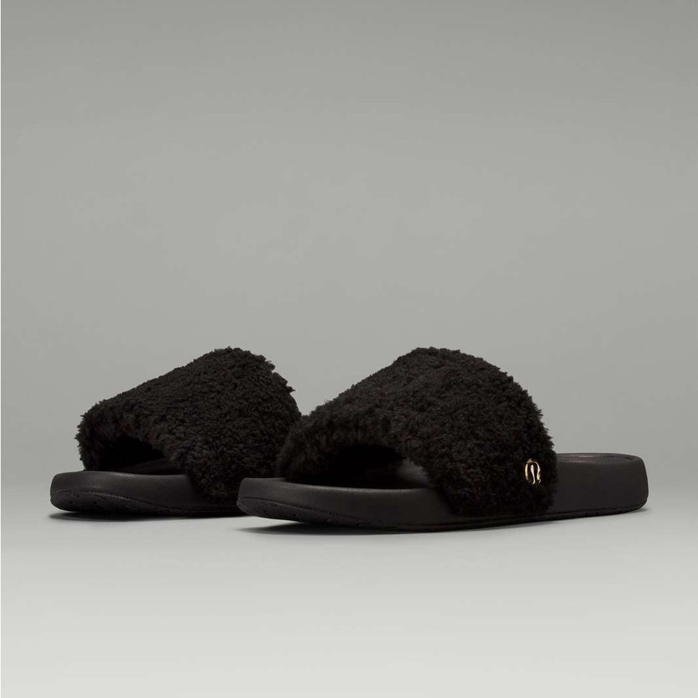 New Lululemon Restfeel Slides